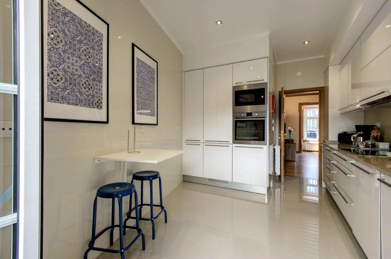 Localtraveling Cathedral & Castle - Family Apartments Lisbon Bagian luar foto