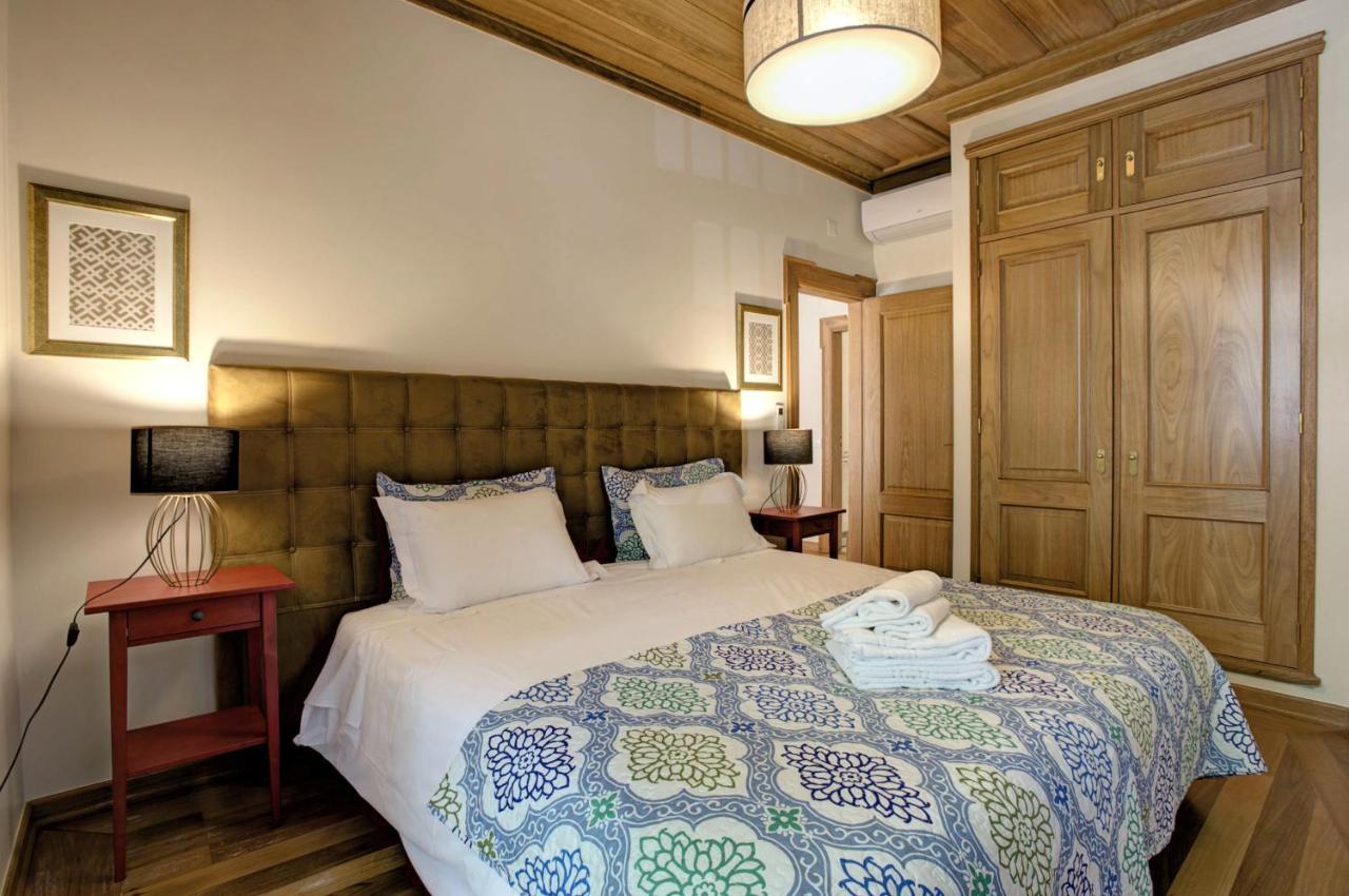 Localtraveling Cathedral & Castle - Family Apartments Lisbon Bagian luar foto