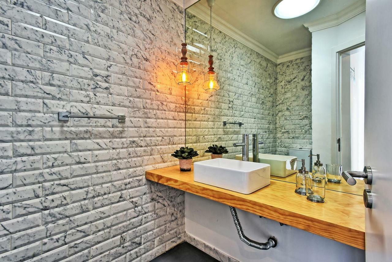 Localtraveling Cathedral & Castle - Family Apartments Lisbon Bagian luar foto